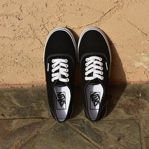 Brand New Vans Lo Pro Era woman’s size 8